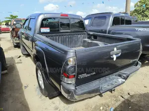 Toyota Tacoma Double Cab V6 Automatic 2010 Gray