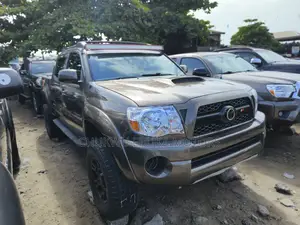 Toyota Tacoma Double Cab V6 Automatic 2011 Gold