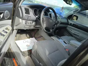 Toyota Tacoma Double Cab V6 Automatic 2011 Gold