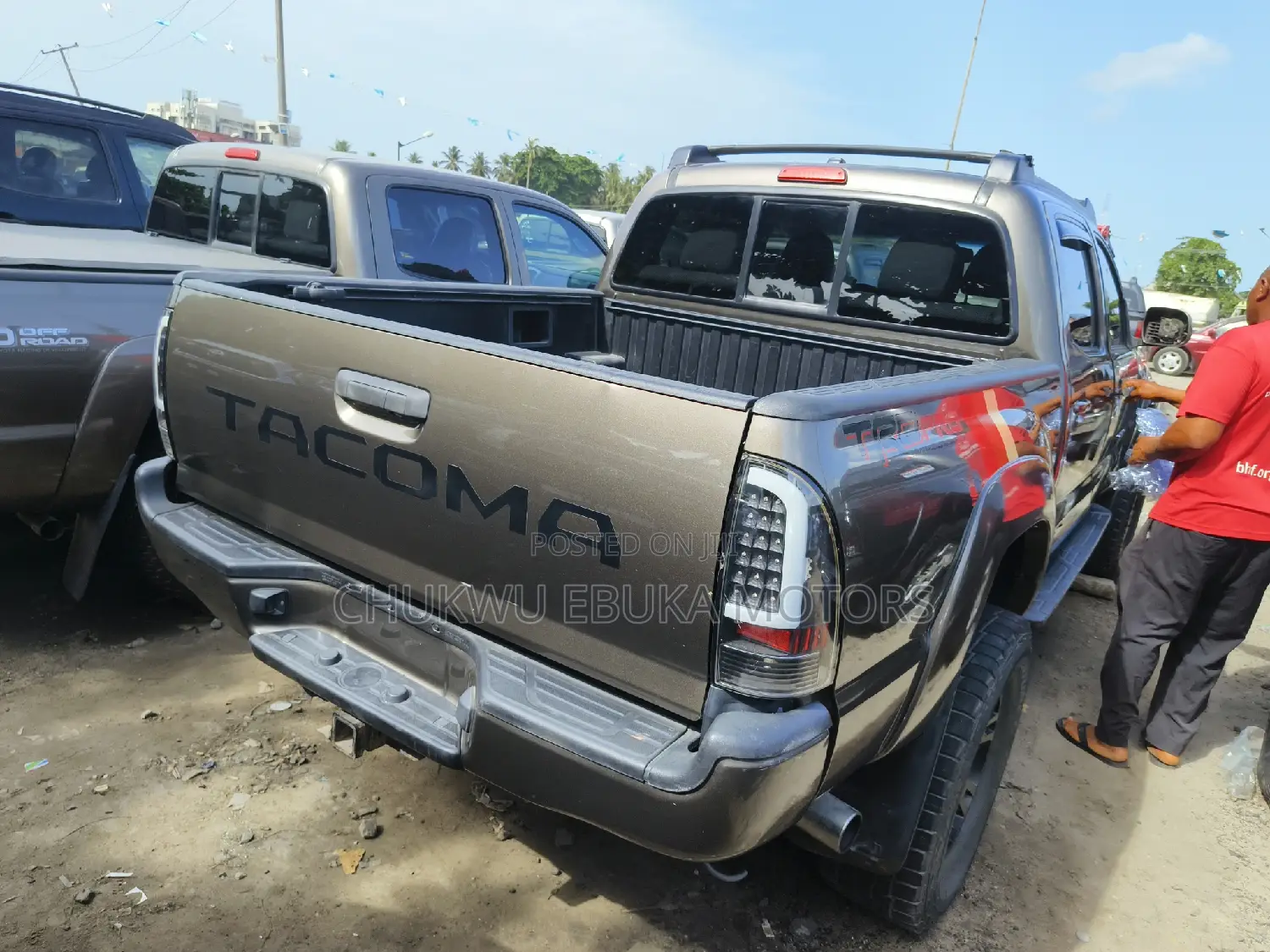 Toyota Tacoma Double Cab V6 Automatic 2011 Gold