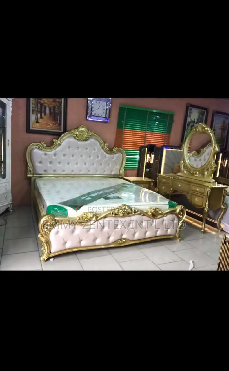 Bed With Console Mirror