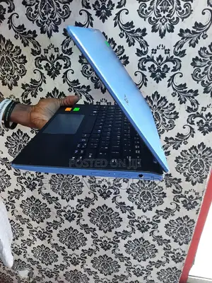 Laptop Acer Aspire 3 4GB Intel Celeron HDD 320GB