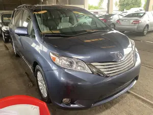 Toyota Sienna 2014 Blue
