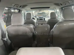 Toyota Sienna 2014 Blue