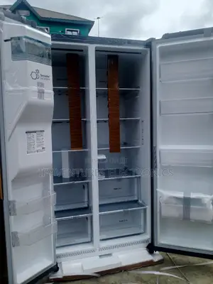 LG Side By Side Ice Maker With Dispenser Refrigerator