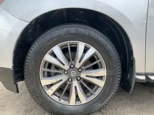 Nissan Pathfinder SL 4dr FWD (3.5L 6cyl) 2017 Silver