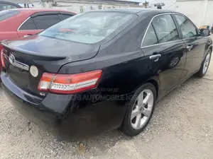 Toyota Camry XLE 4dr Sedan (2.4L 4cyl 5A) 2009 Black