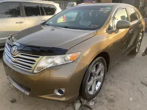 Toyota Venza AWD 2011 Brown