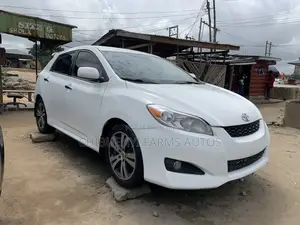 Toyota Matrix 2010 White