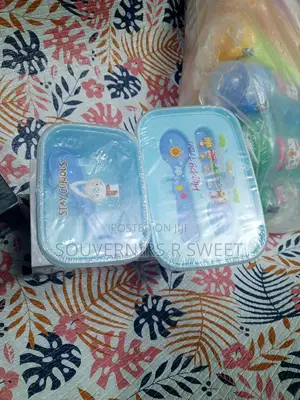 Covered Plastic Plate With Cutlery