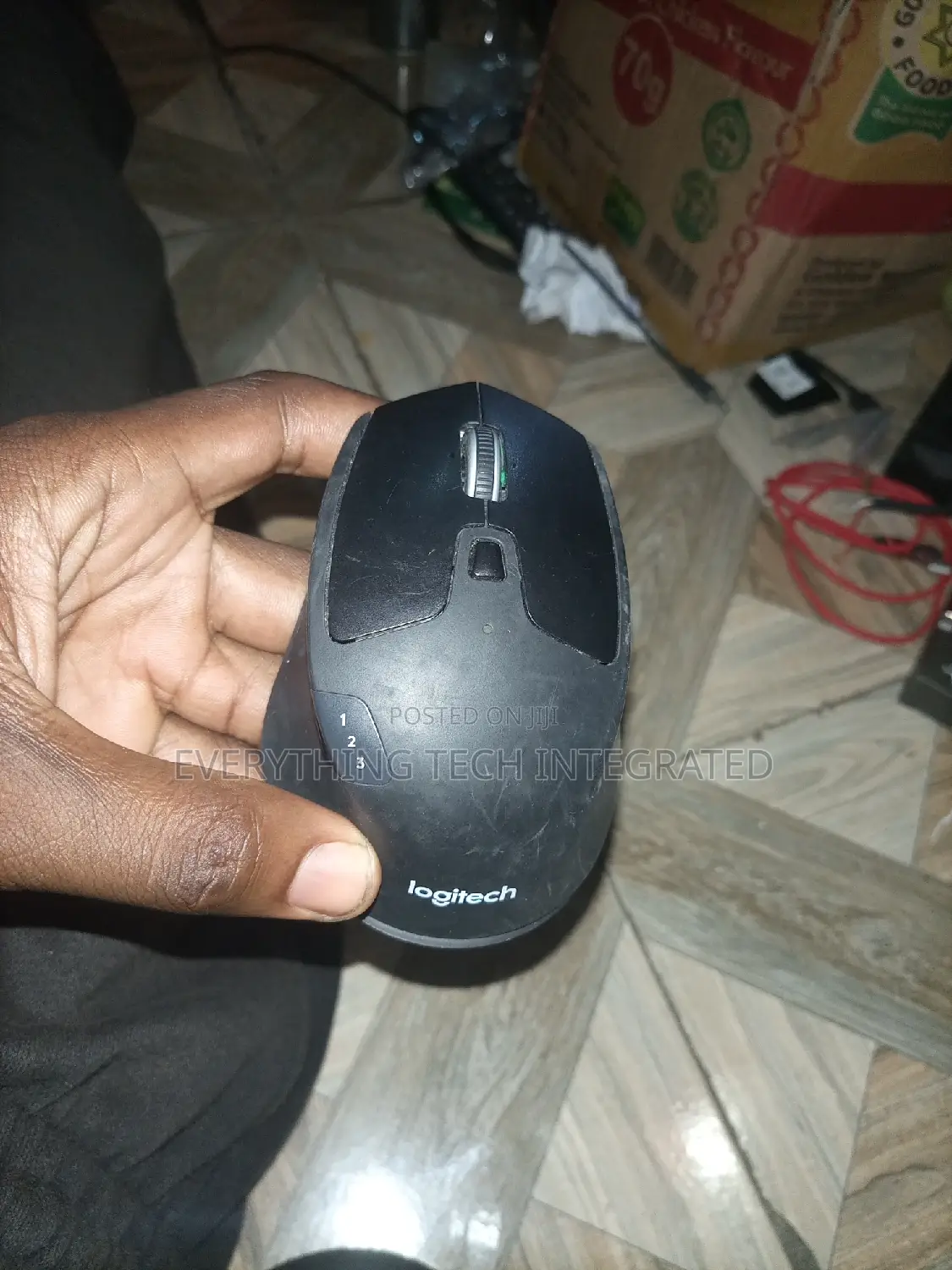 Logitech M720 Triathlon Multi-device Wireless Mouse