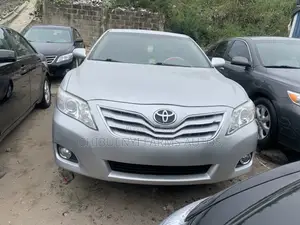Toyota Camry 2010 Silver
