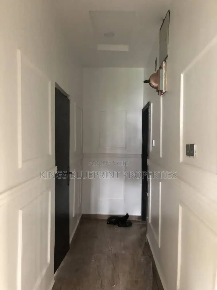 2bdrm Block of Flats in Osubi, Warri for rent