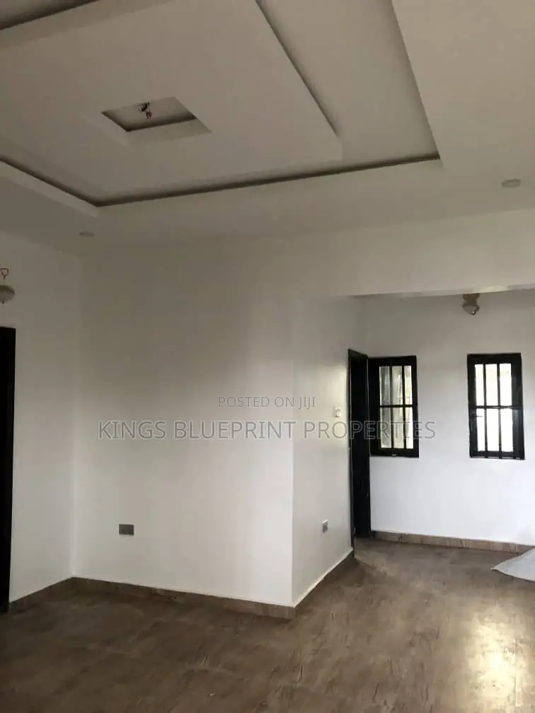 2bdrm Block of Flats in Osubi, Warri for rent