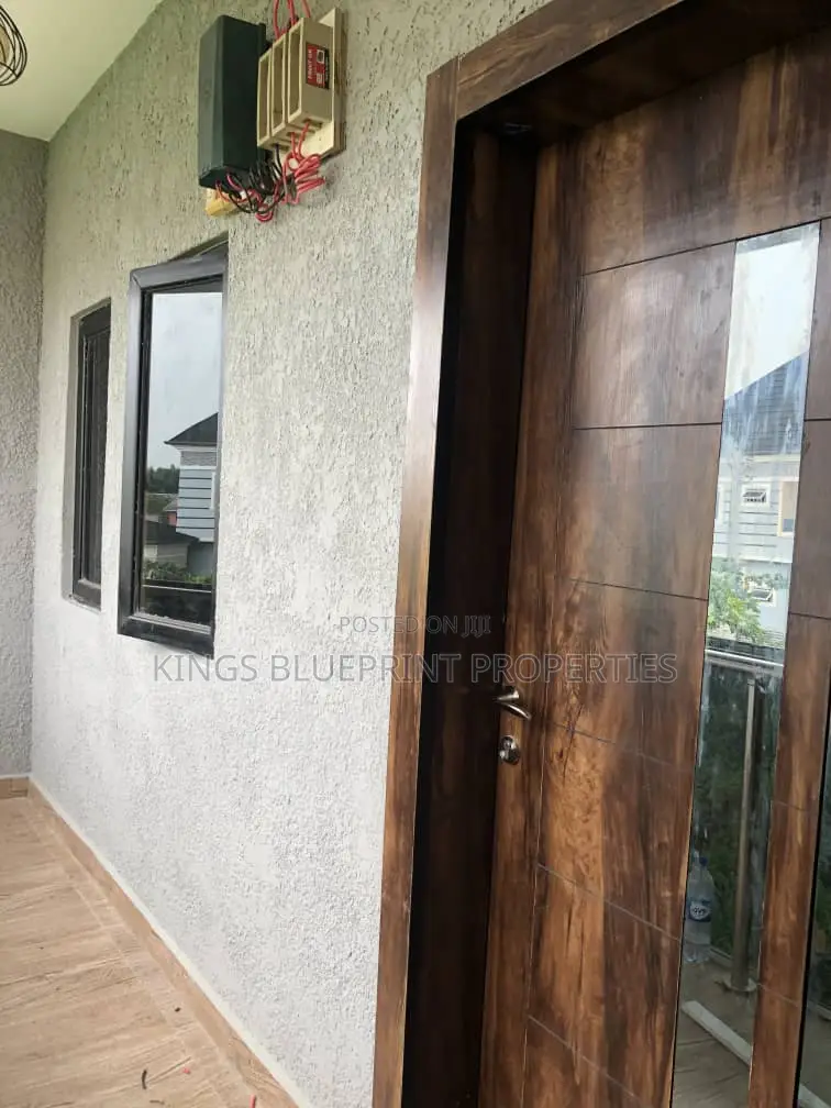 2bdrm Block of Flats in Osubi, Warri for rent