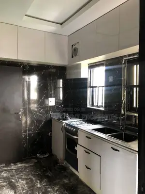 2bdrm Block of Flats in Osubi, Warri for rent