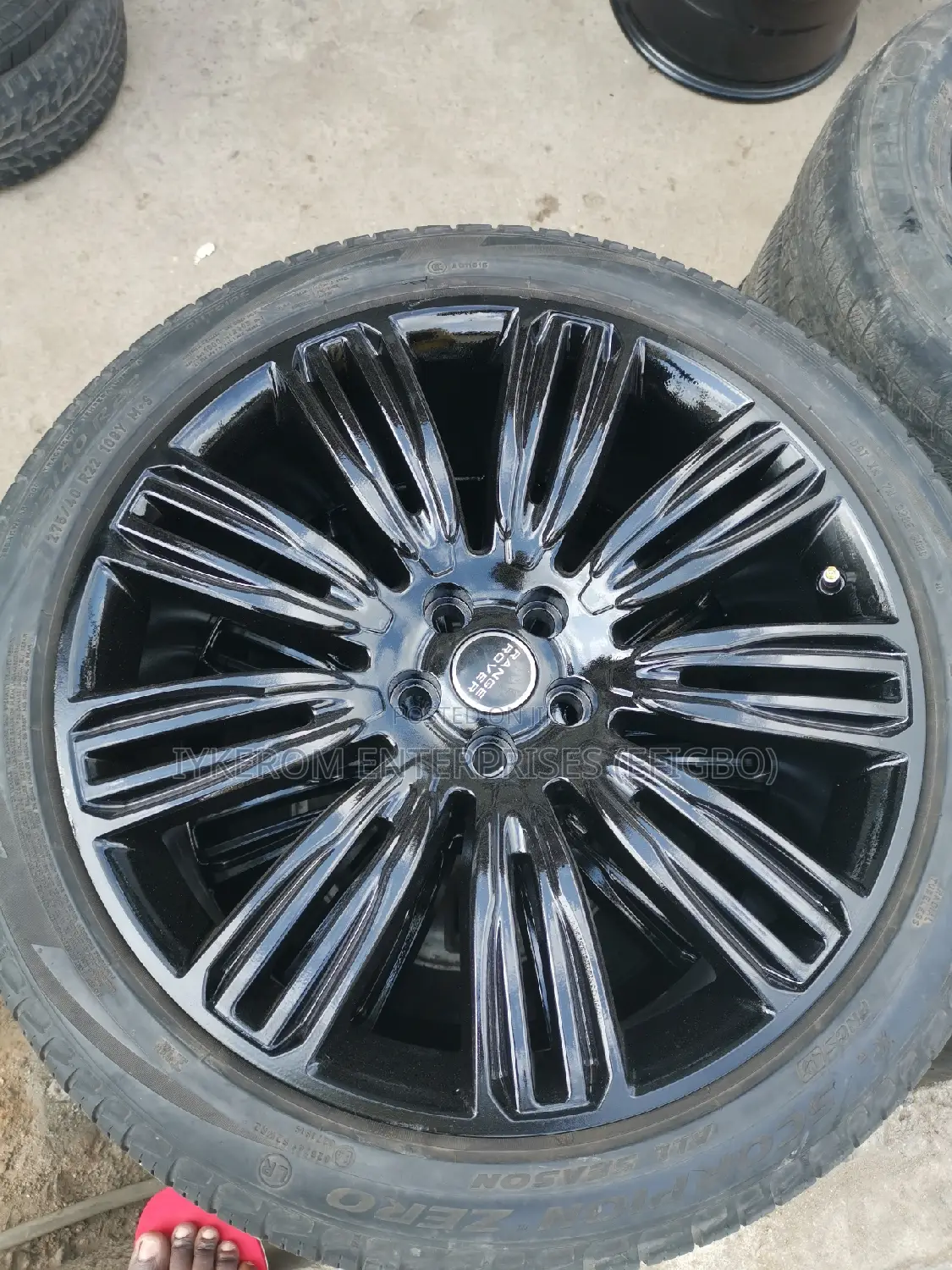Range Rover 22