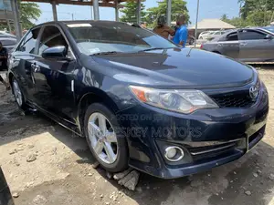 Toyota Camry SE 4dr Sedan (2.5L 4cyl 6A) 2013 Black