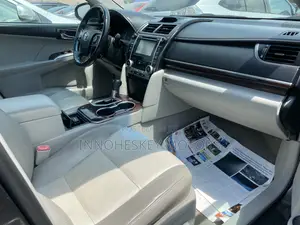 Toyota Camry XLE 4dr Sedan (2.5L 4cyl 6A) 2013 Gray