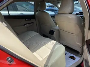 Toyota Camry XLE 4dr Sedan (2.5L 4cyl 6A) 2013 Red