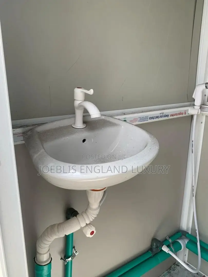 Mobile Toilet With Complete Components