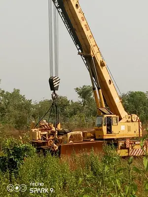 Cranes Available for Hiring