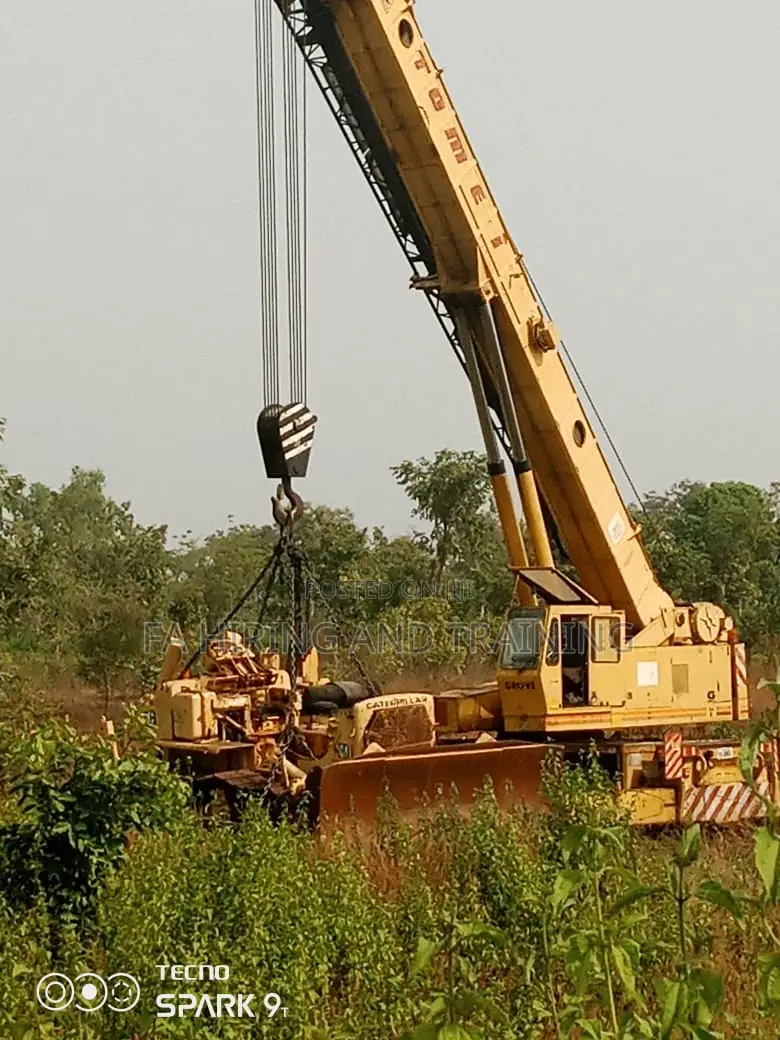 Cranes Available for Hiring