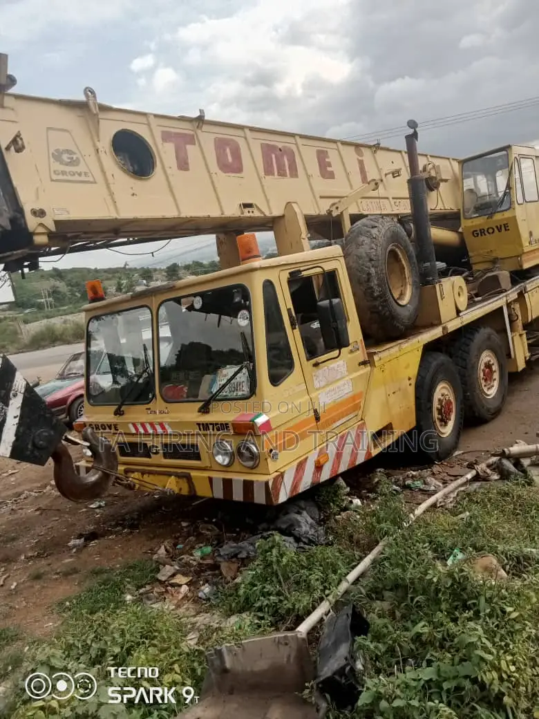 Cranes Available for Hiring