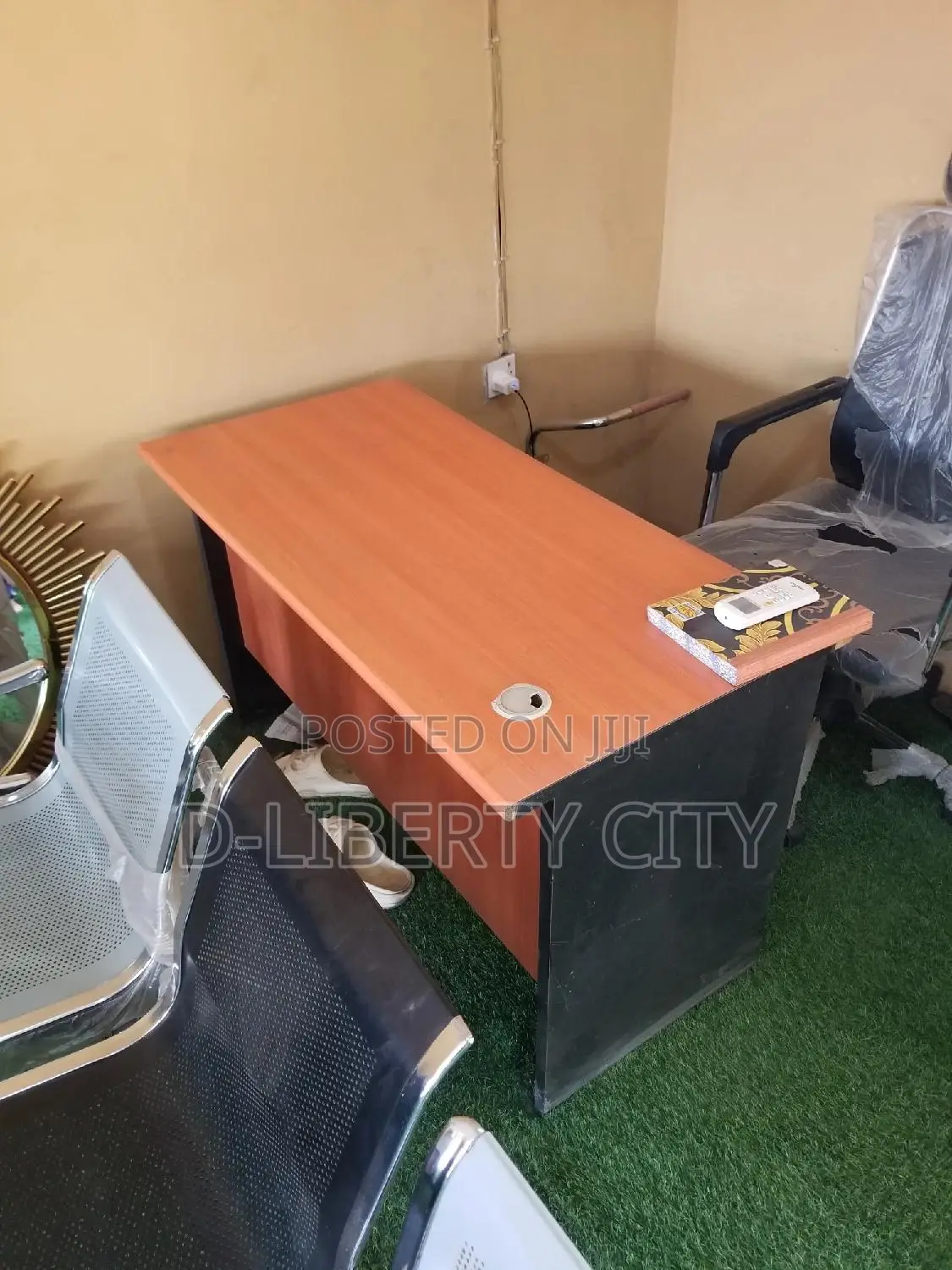 Office Table 4ft