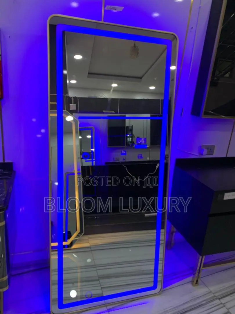 Dressing LED Mirror