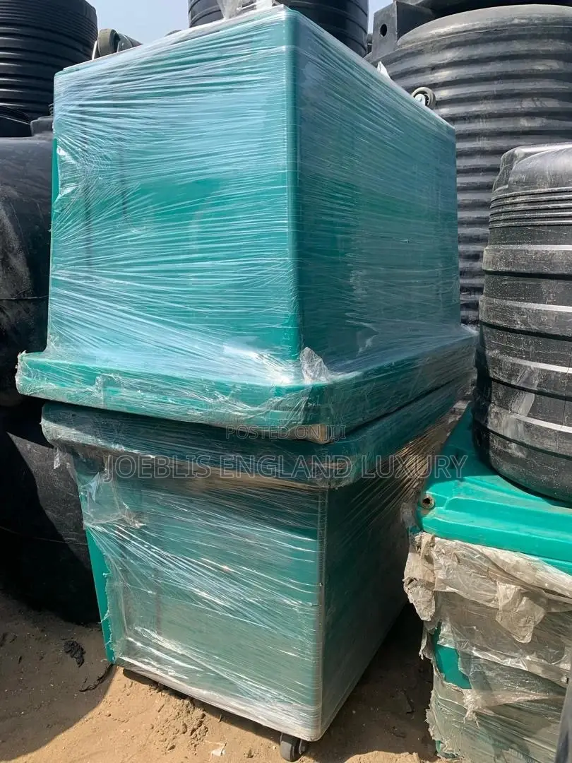 1,100 Liter Waste Bin With Tire