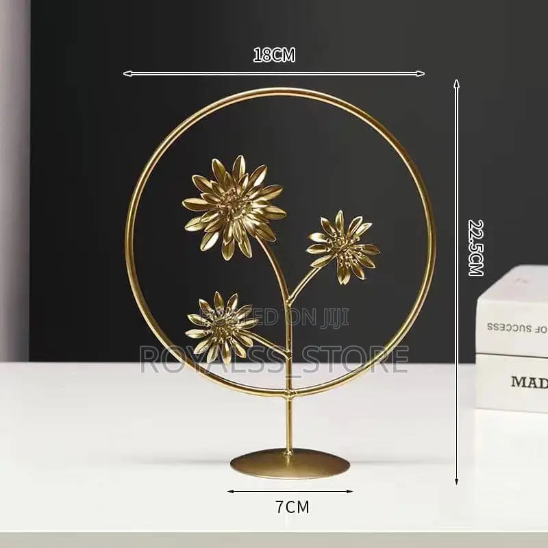 Nordic Light Luxury Sculpture Home Decor
