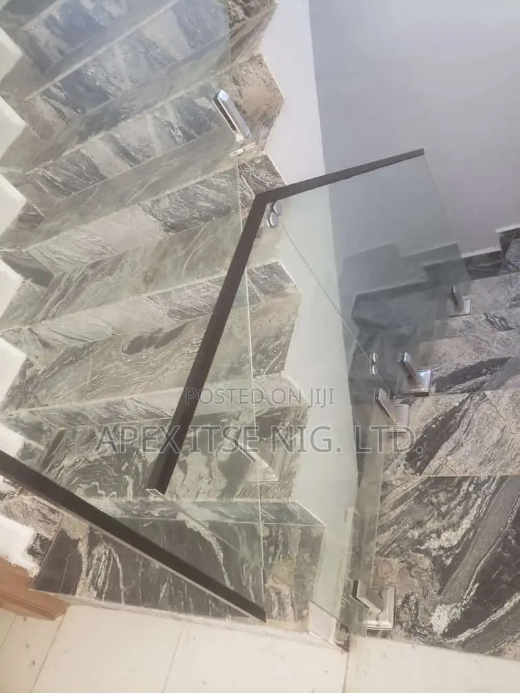 Spigot Holder Staircase Glass