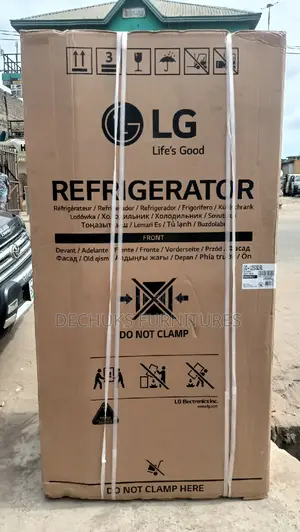 LG Inverter Side / Side Fridge With Automatic Ice Cube Maker