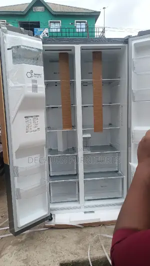 LG Inverter Side / Side Fridge With Automatic Ice Cube Maker