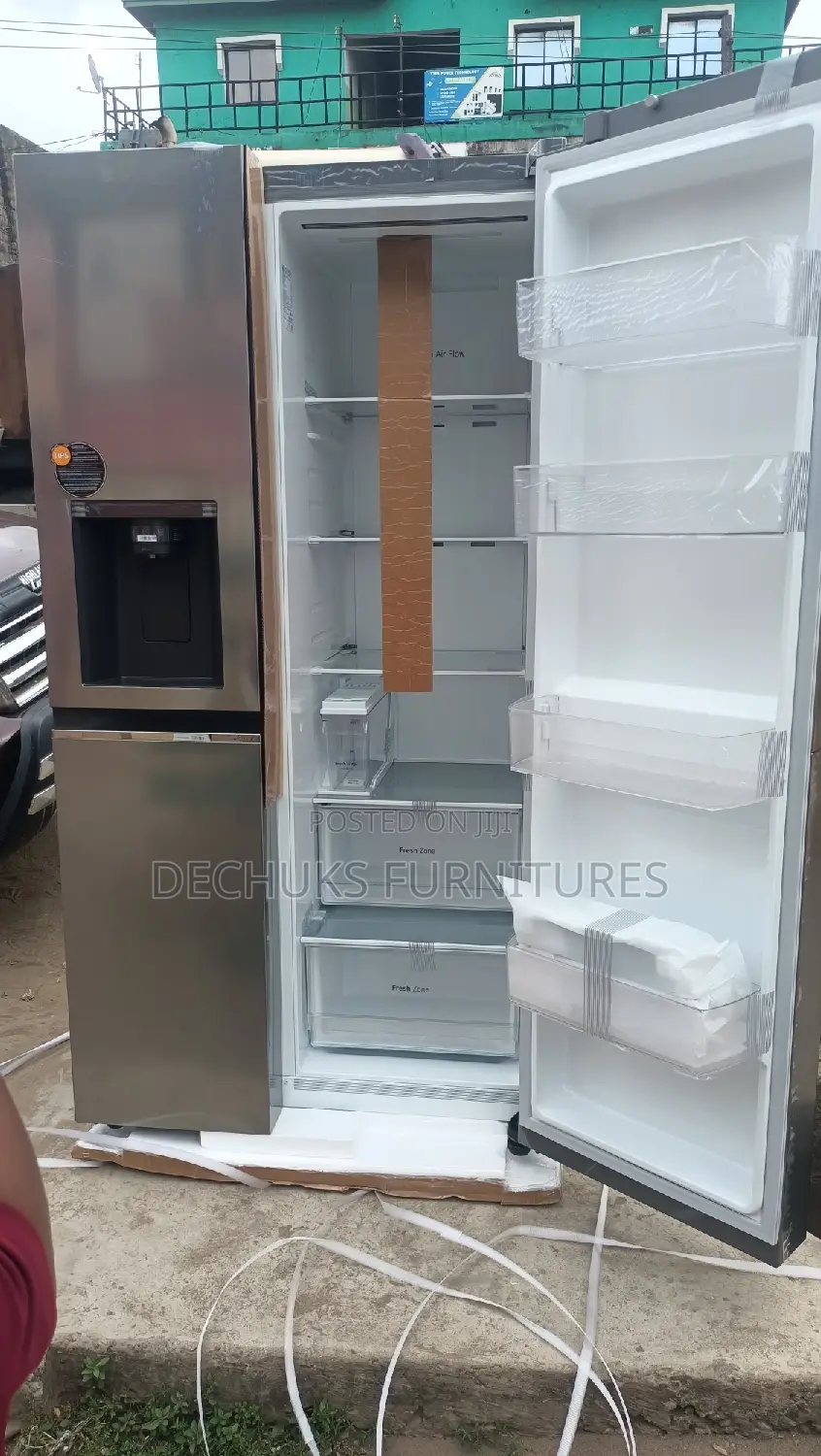 LG Inverter Side / Side Fridge With Automatic Ice Cube Maker
