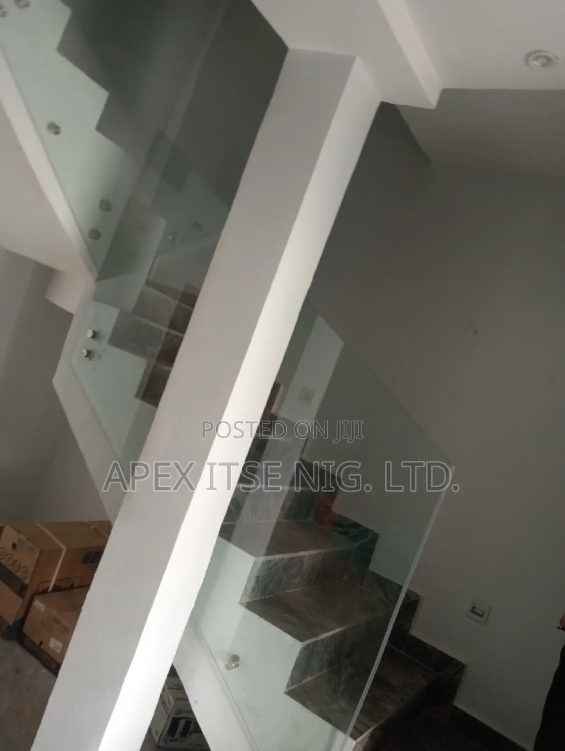 Rimless Glass Staircase