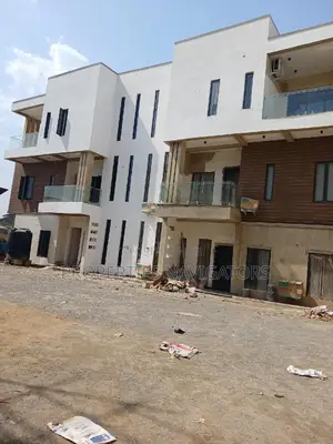 5bdrm Duplex in Guzape District for sale