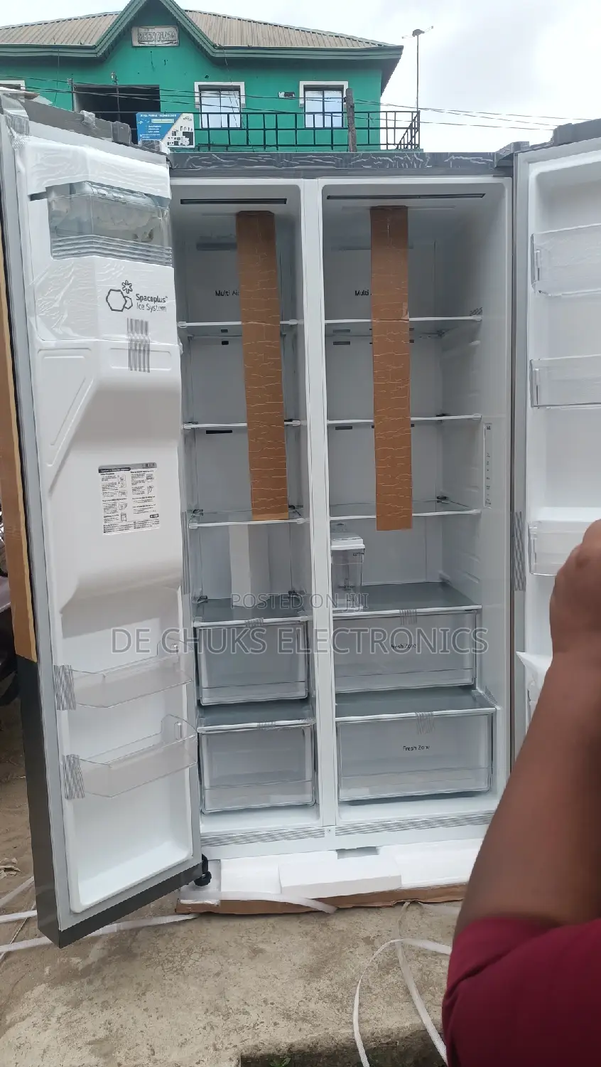 LG Inverter Side / Side Fridge With Automatic Ice Cube Maker