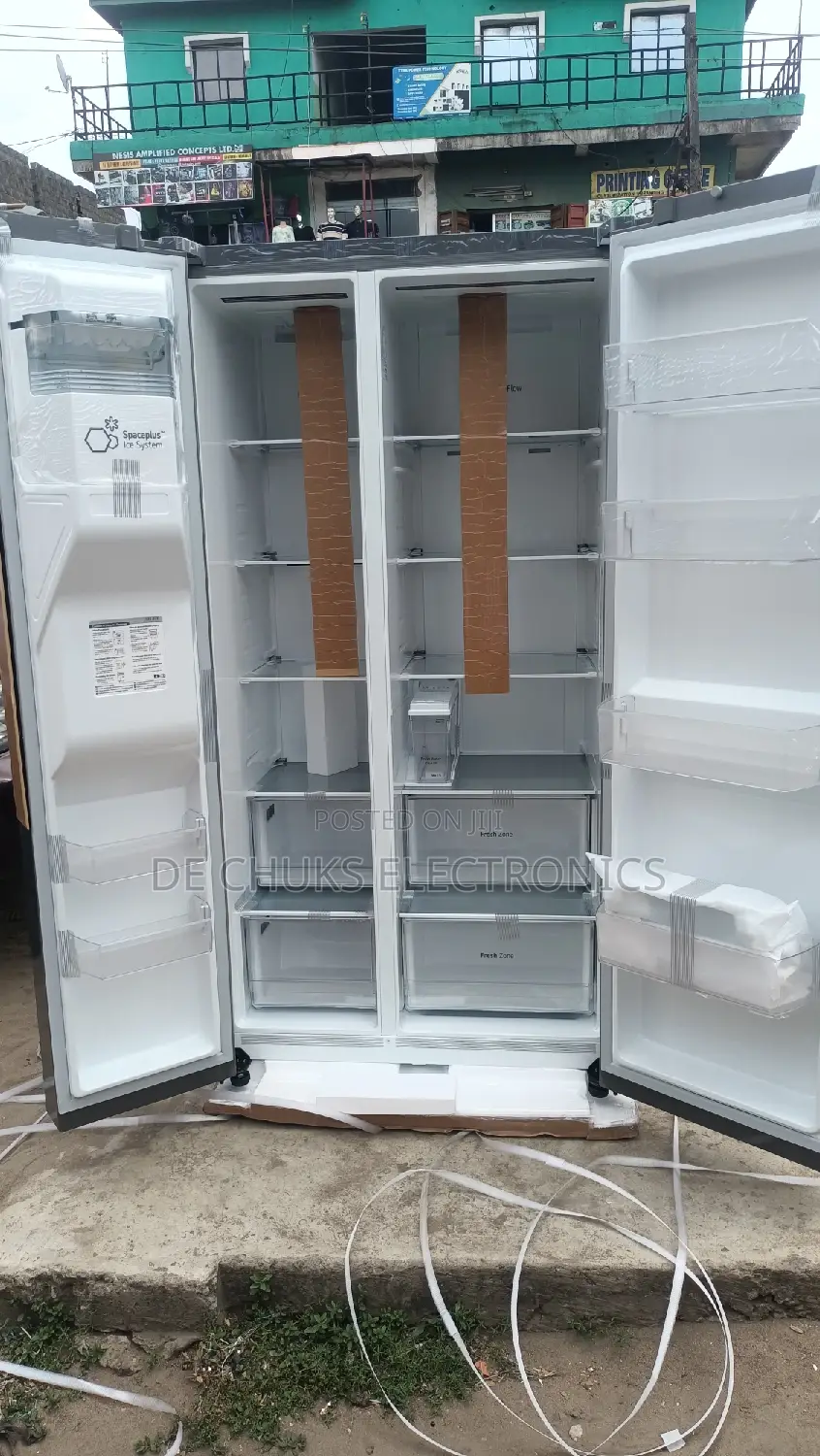 LG Inverter Side / Side Fridge With Automatic Ice Cube Maker