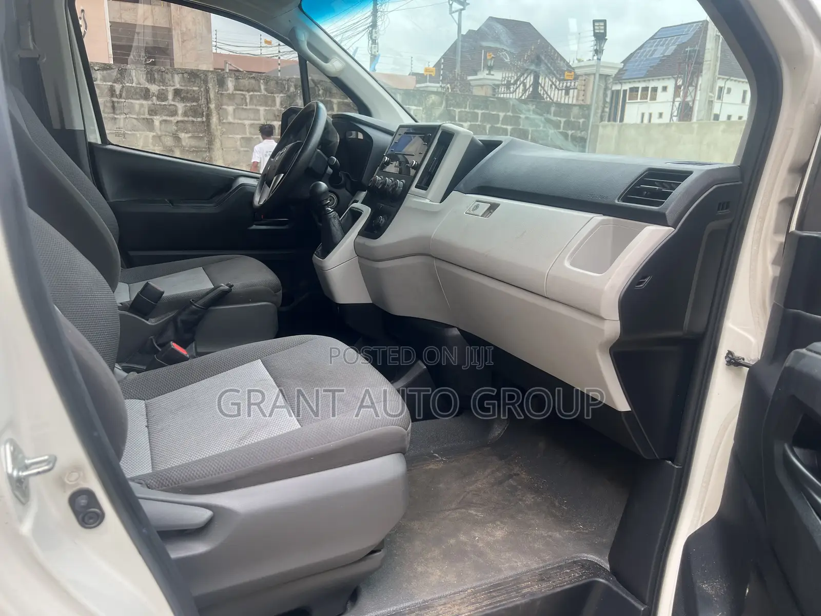 Toyota HiAce 2019 Silver