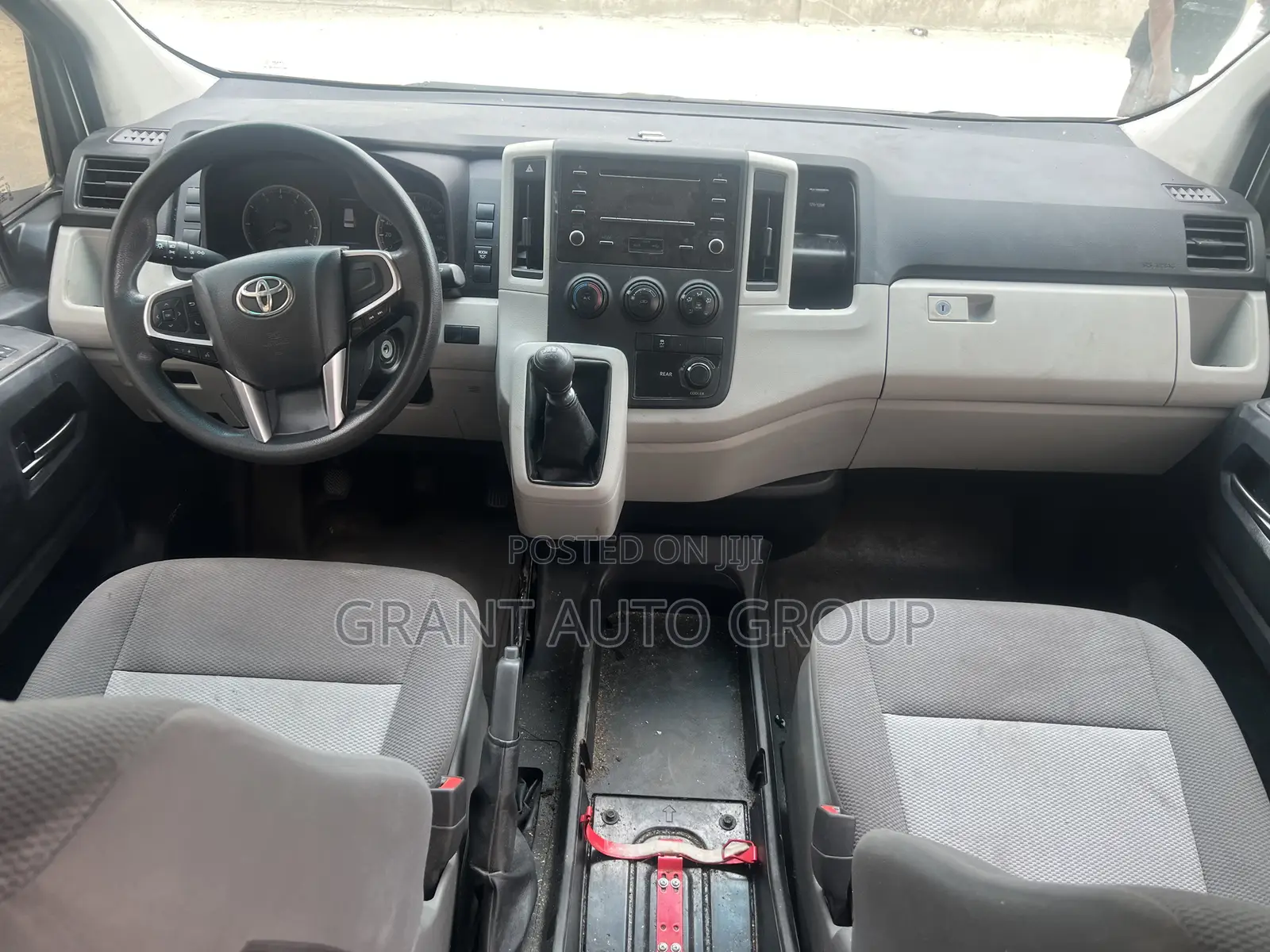 Toyota HiAce 2019 Silver