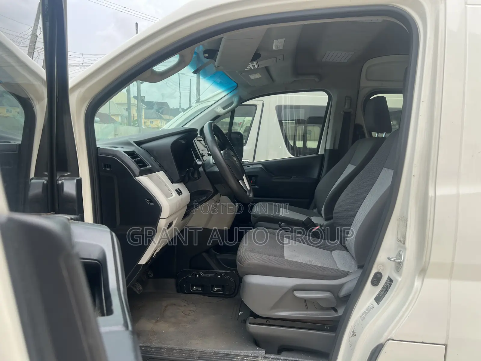 Toyota HiAce 2019 Silver
