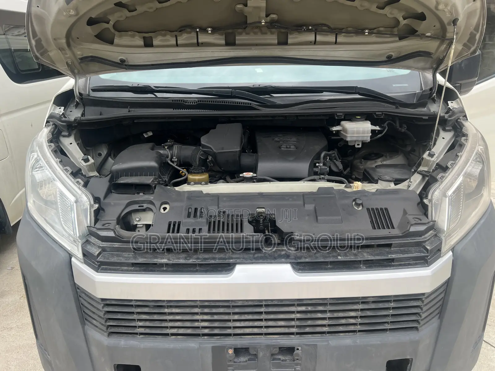 Toyota HiAce 2019 Silver