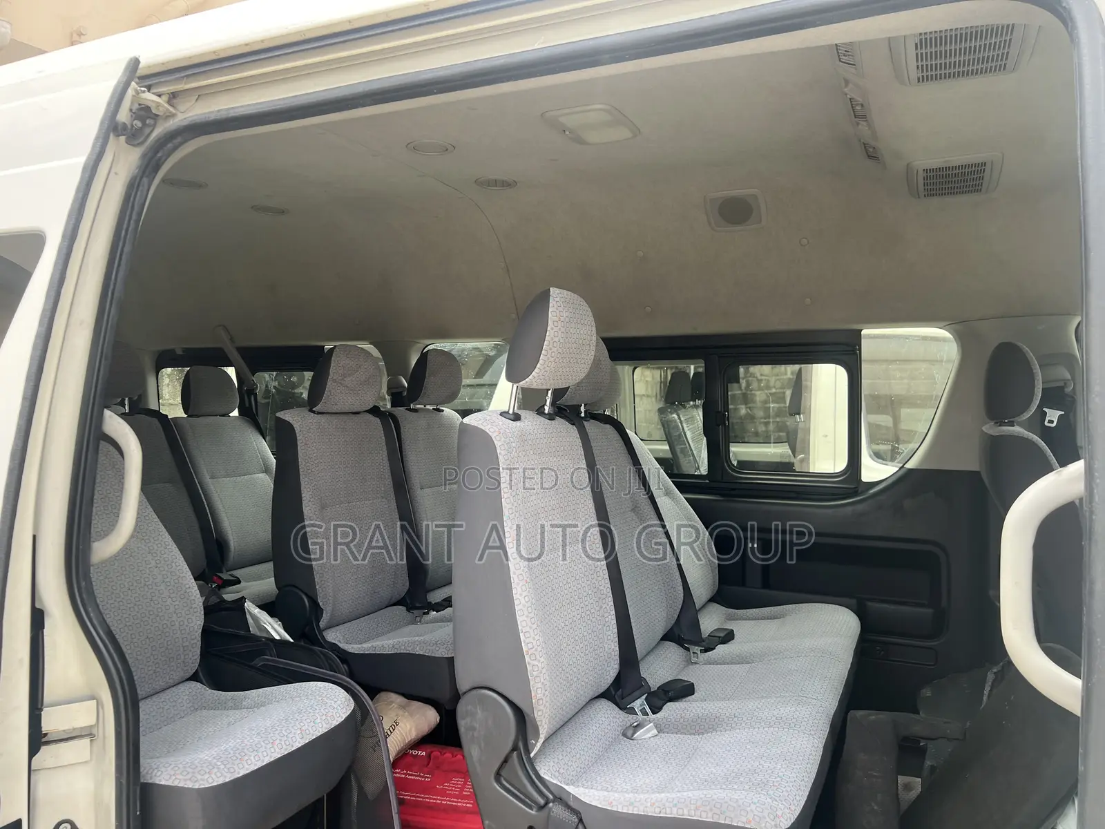 Toyota HiAce 2016 White