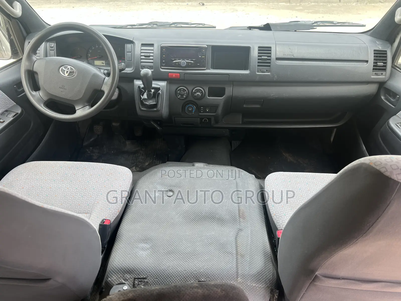 Toyota HiAce 2016 White