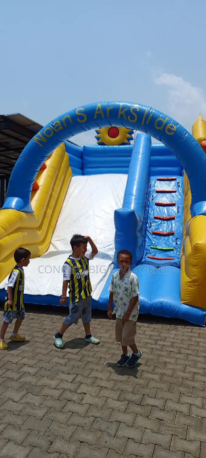 Bouncing Castle Service