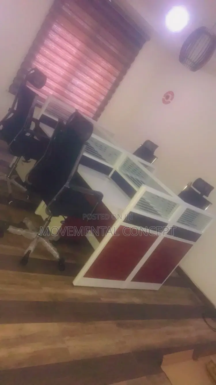 4 Seater Work Station