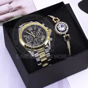 Photo - 2 PCS Unisex Watch.