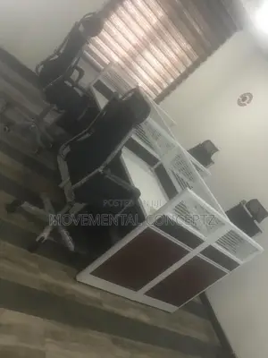 4 Seater Work Station